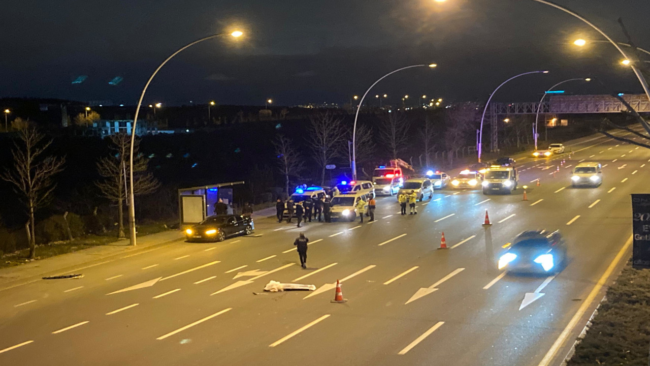 Ankara’da kaza: Otomobilden atlayan kadına arkadan gelen araç çarptı